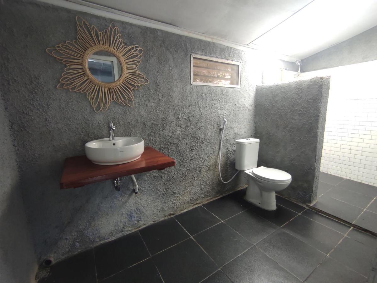 טוק טוק Hub Tata Guesthouse מראה חיצוני תמונה